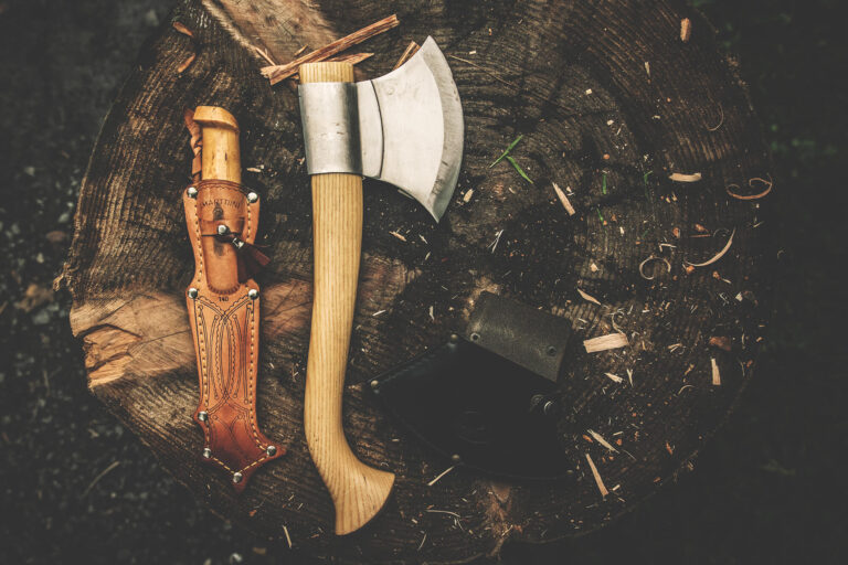 Best Survival Axe Reviews: 2021 Buyers Guide